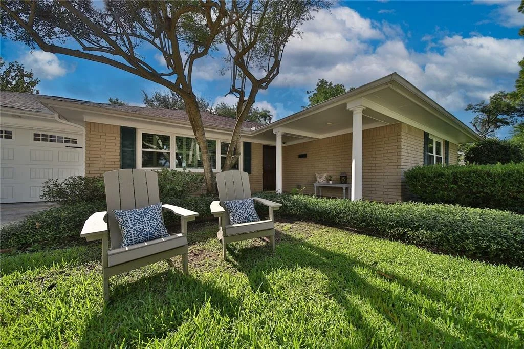 Photo of 1626 Springwood Drive