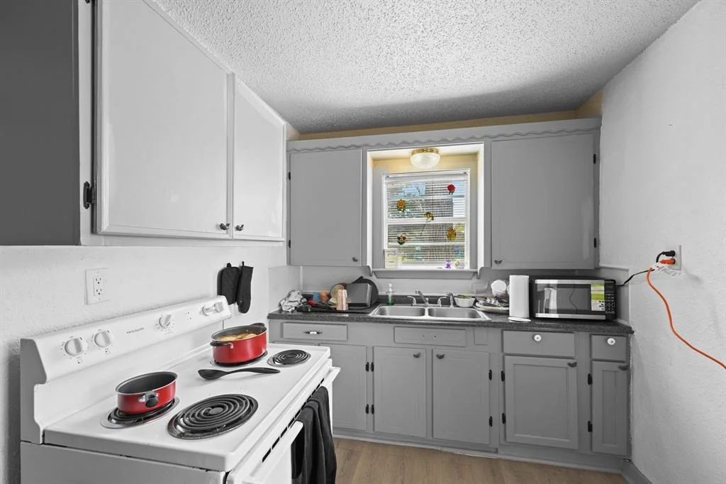 Photo of 608 E 4th Street