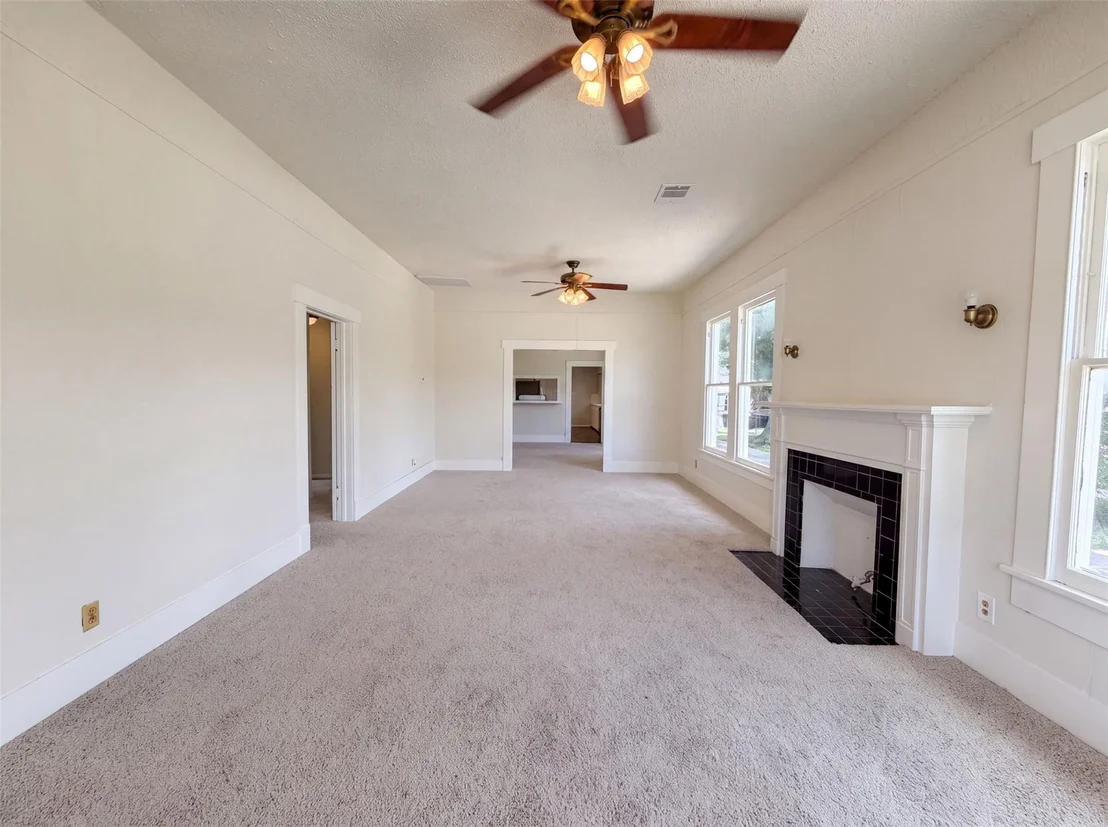 Photo of 714 Bolling Lane
