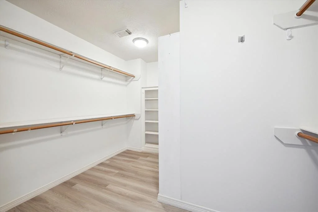 Photo of 210 Easterly