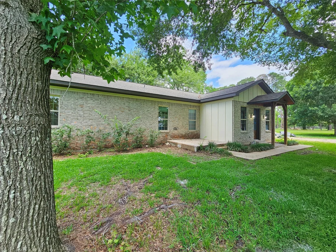 Photo of 459 Live Oak Road
