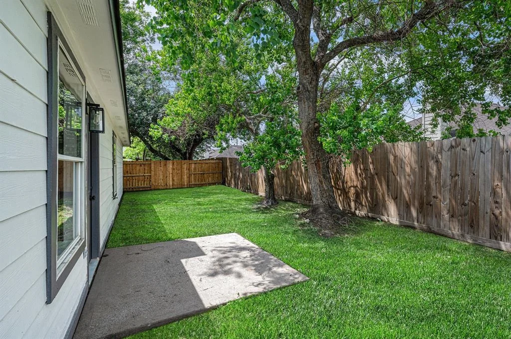 Photo of 2204 Ames Street