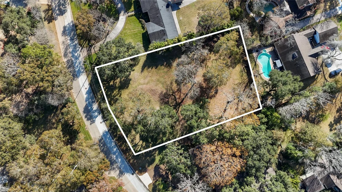 Photo of 404 Lakeshore Drive
