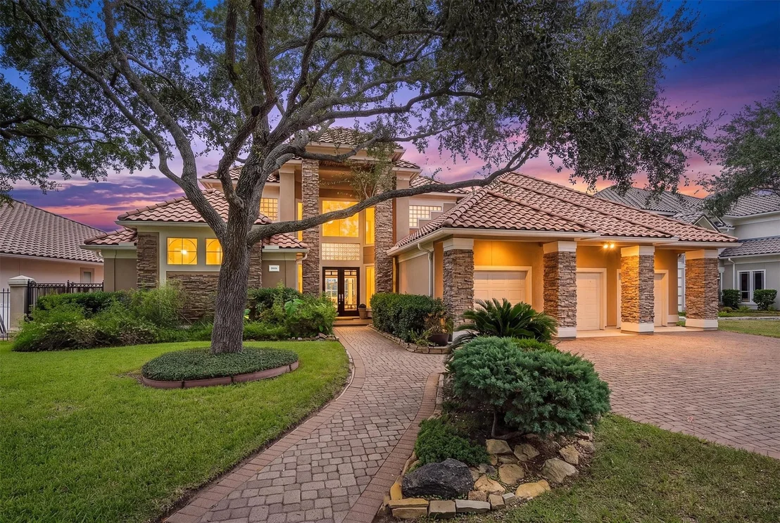 Photo of 19006 Windsor Lakes Drive