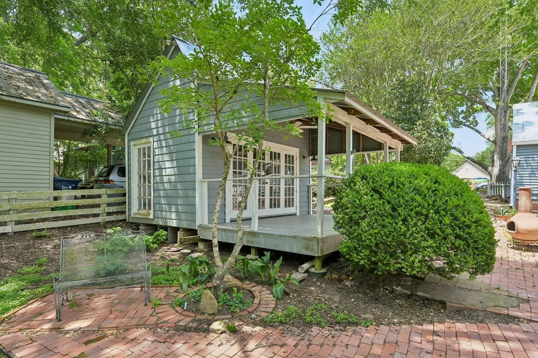 Photo of 4925 Main Street