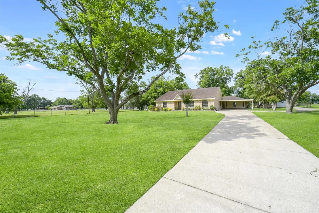 Photo of 18120 County Road 127