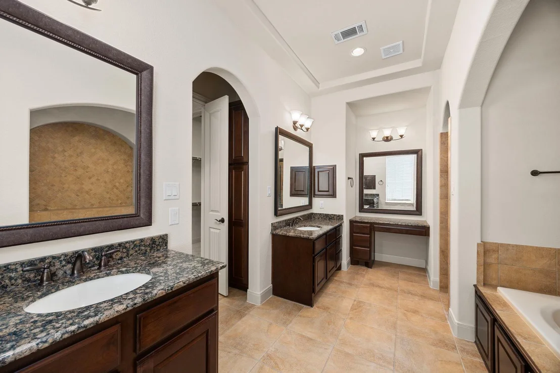 Photo of 4926 Westchester Drive
