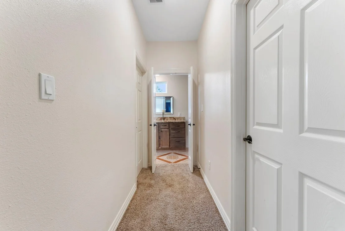 Photo of 16452 Edgefield Lane