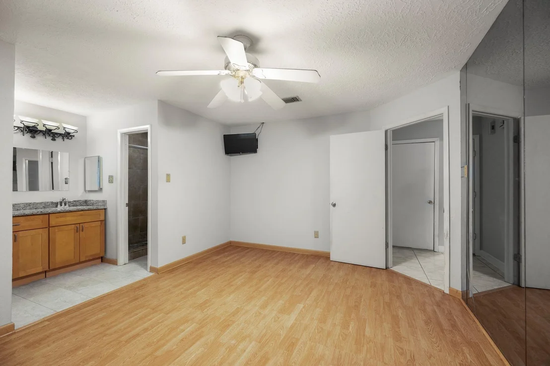 Photo of 23826 Lestergate Drive