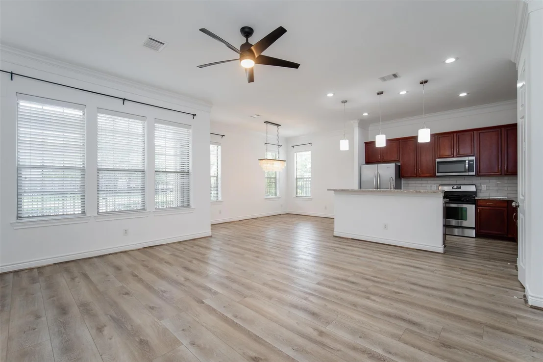 Photo of 9147 Lago Crest Drive