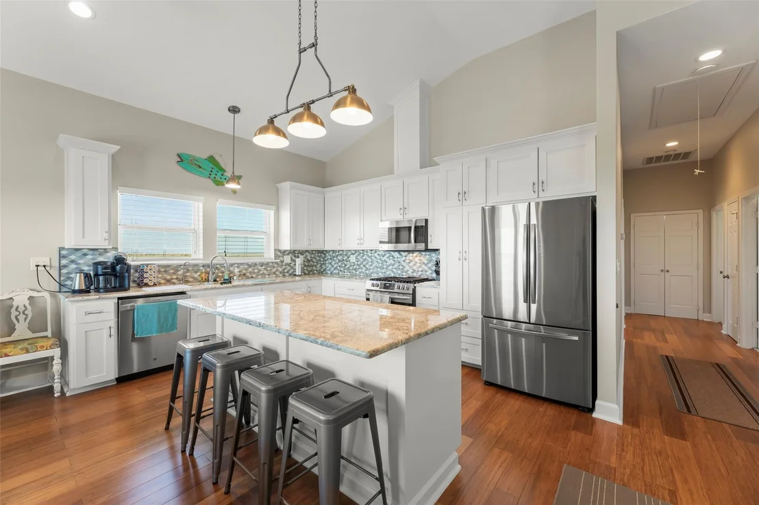 Photo of 742 Bay Drive
