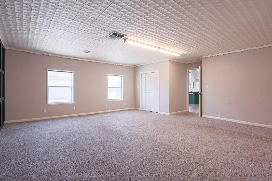 Photo of 20427 Lakeside Drive