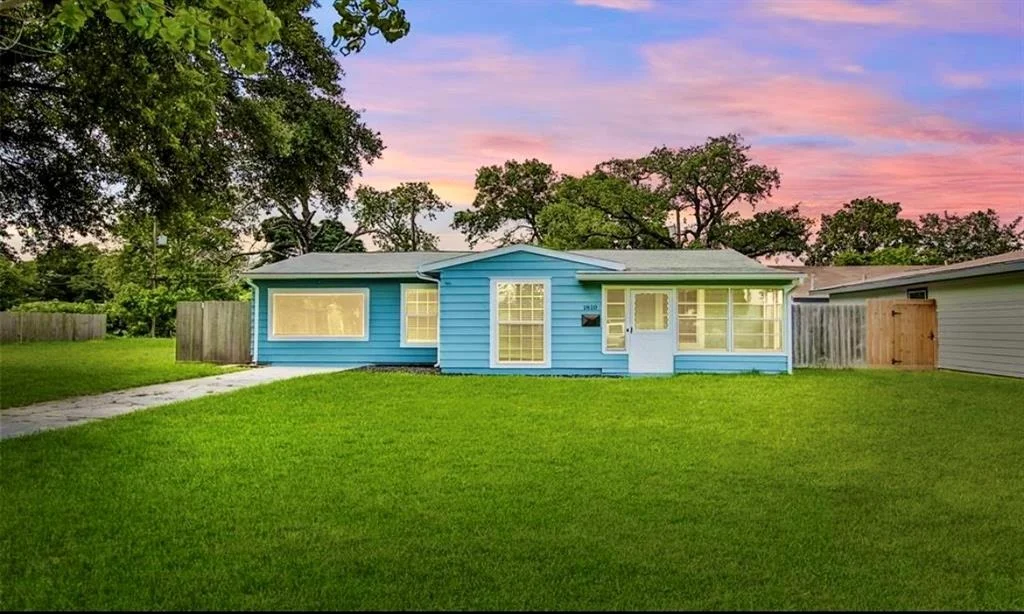 Photo of 1810 Wayside Drive