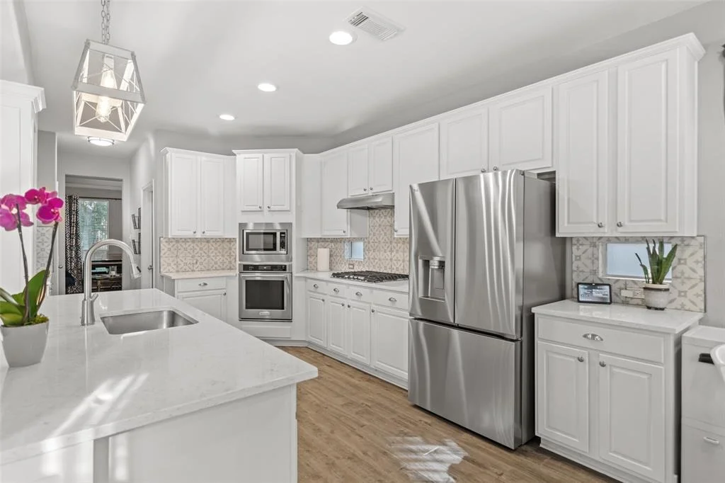 Photo of 147 S Evangeline Oaks Circle