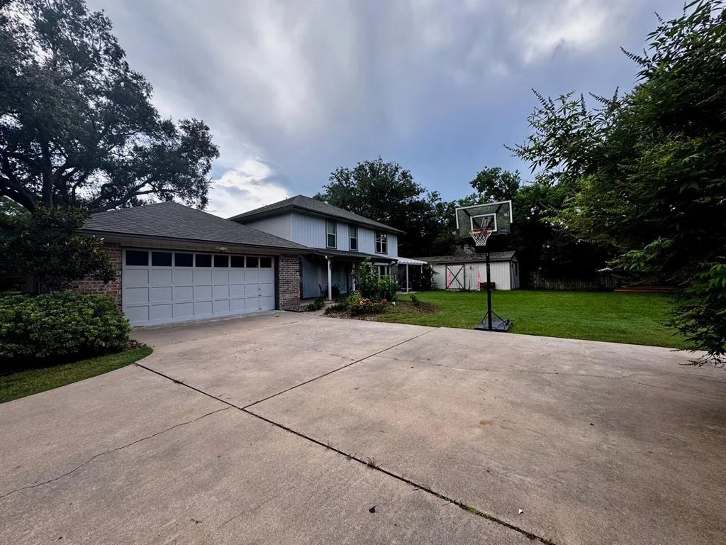 Photo of 2814 Oak Drive