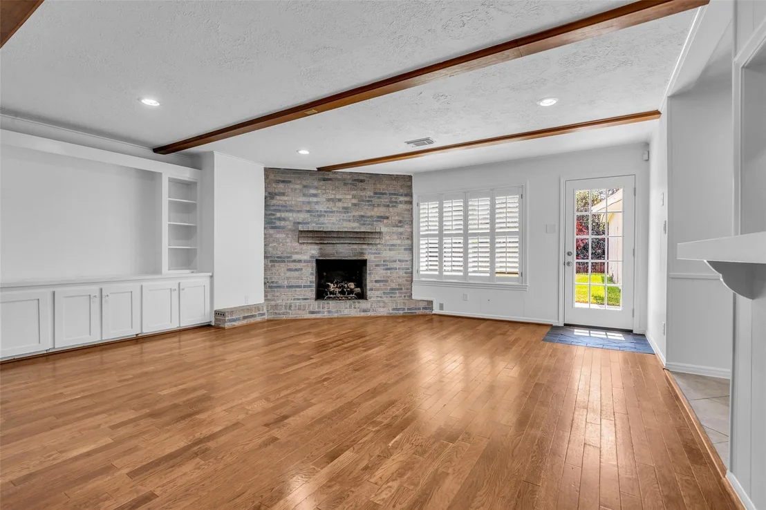 Photo of 947 Thornton Road