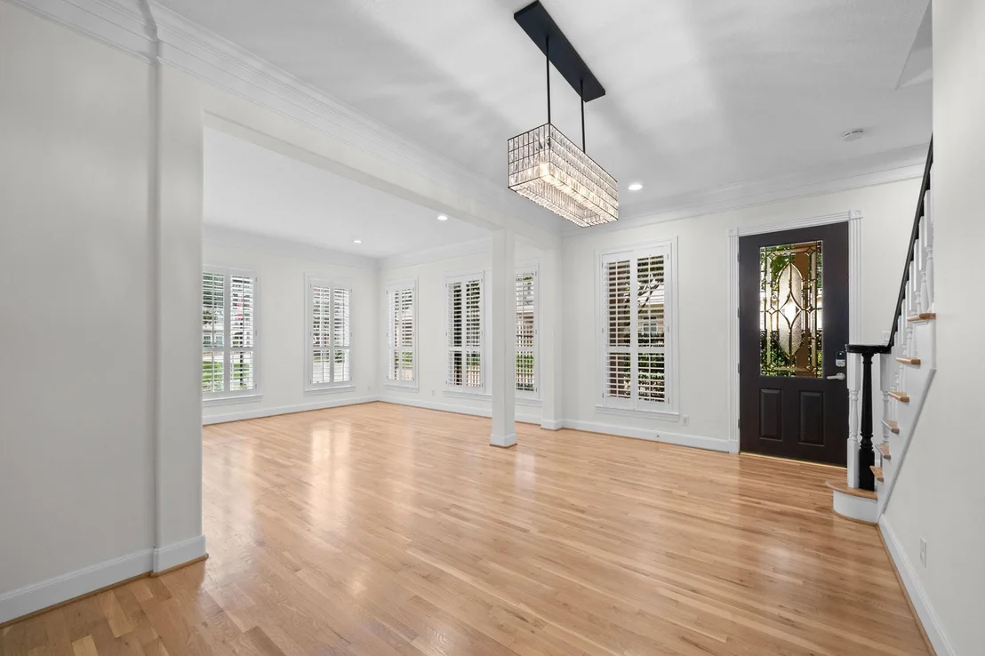 Photo of 3403 Crest Hill Lane