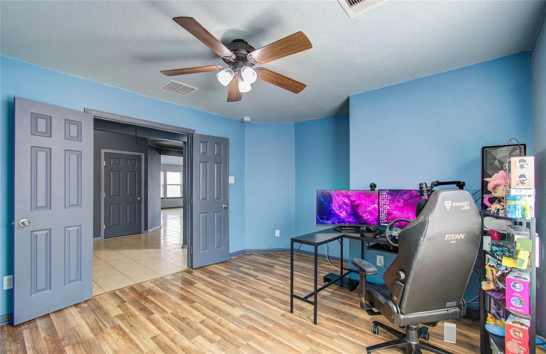 Photo of 1805 Foxglove Drive