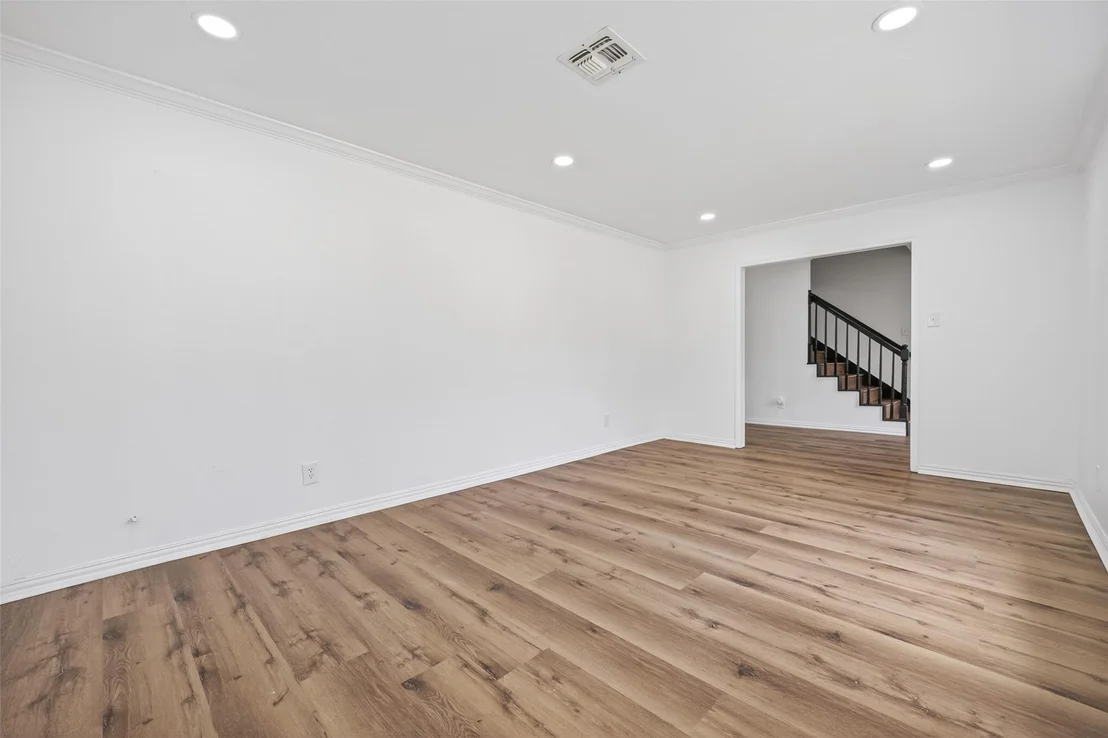 Photo of 1123 Suwanee Lane