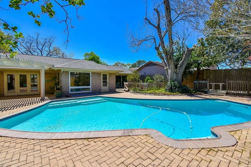 Photo of 5450 Grape Street