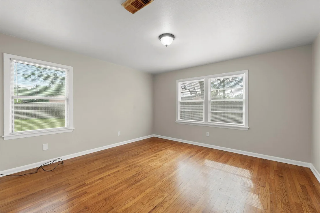 Photo of 1327 Hodges Lane
