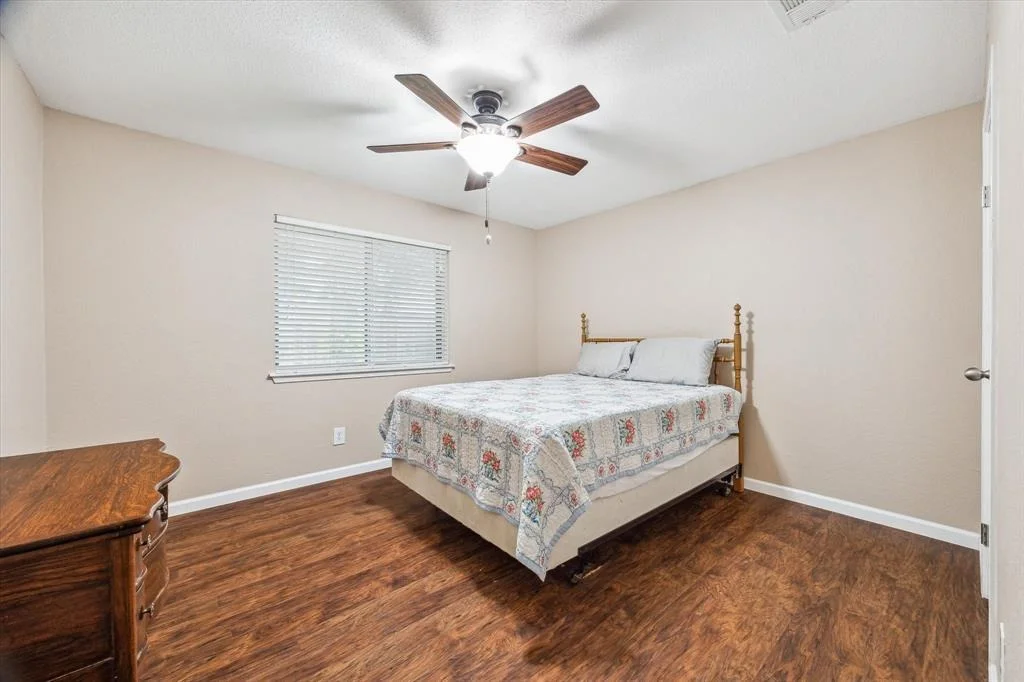 Photo of 4910 Colombia Drive