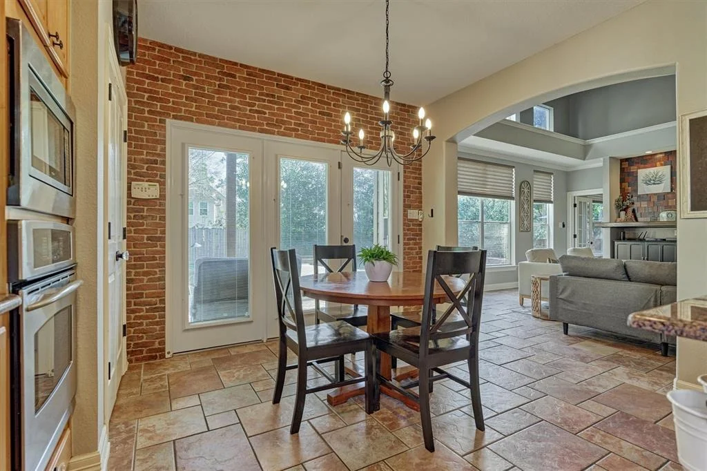Photo of 86 S Clovergate Circle