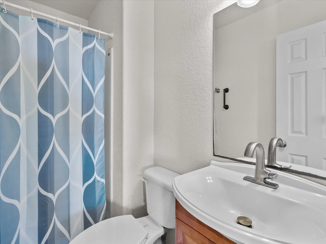 Photo of 1206 Middle Drive W