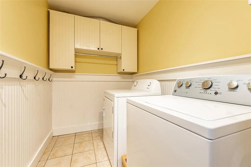 Photo of 830 Lily Lane