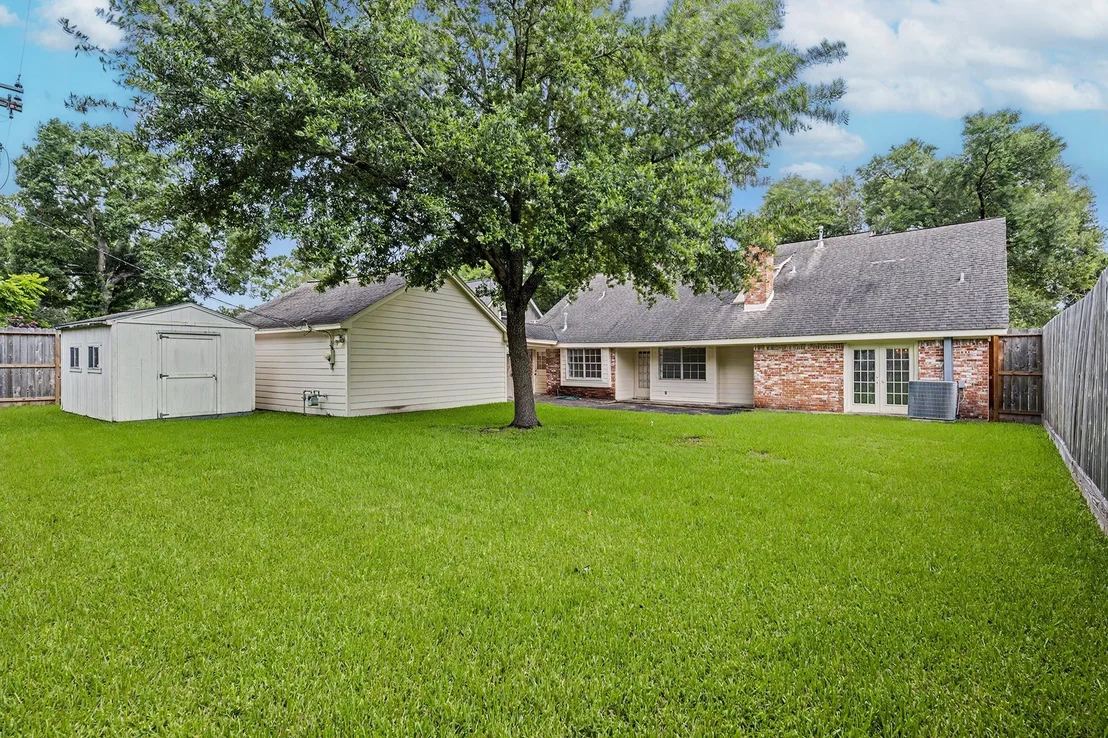 Photo of 7827 Meadowbriar Lane