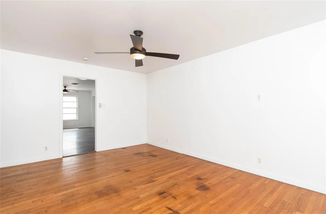 Photo of 301 E Walker Avenue