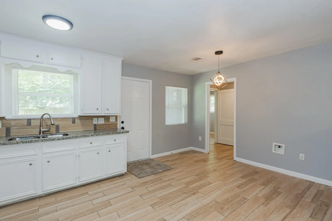 Photo of 802 Mobile Drive