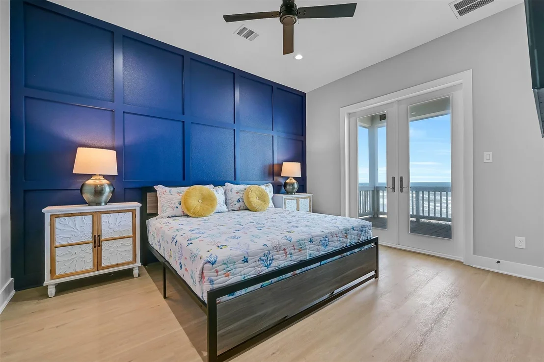 Photo of 16728 West Beach Road