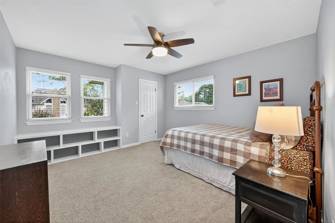 Photo of 17811 Woodlode Lane