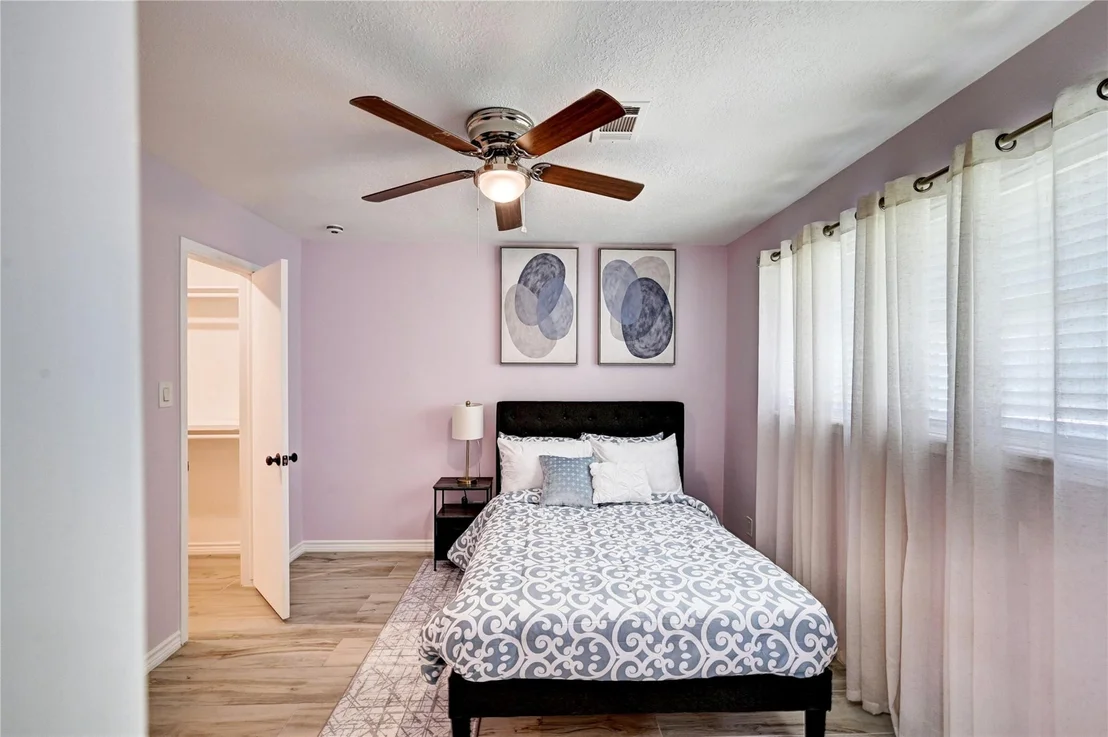 Photo of 6 Oak Hollow Circle