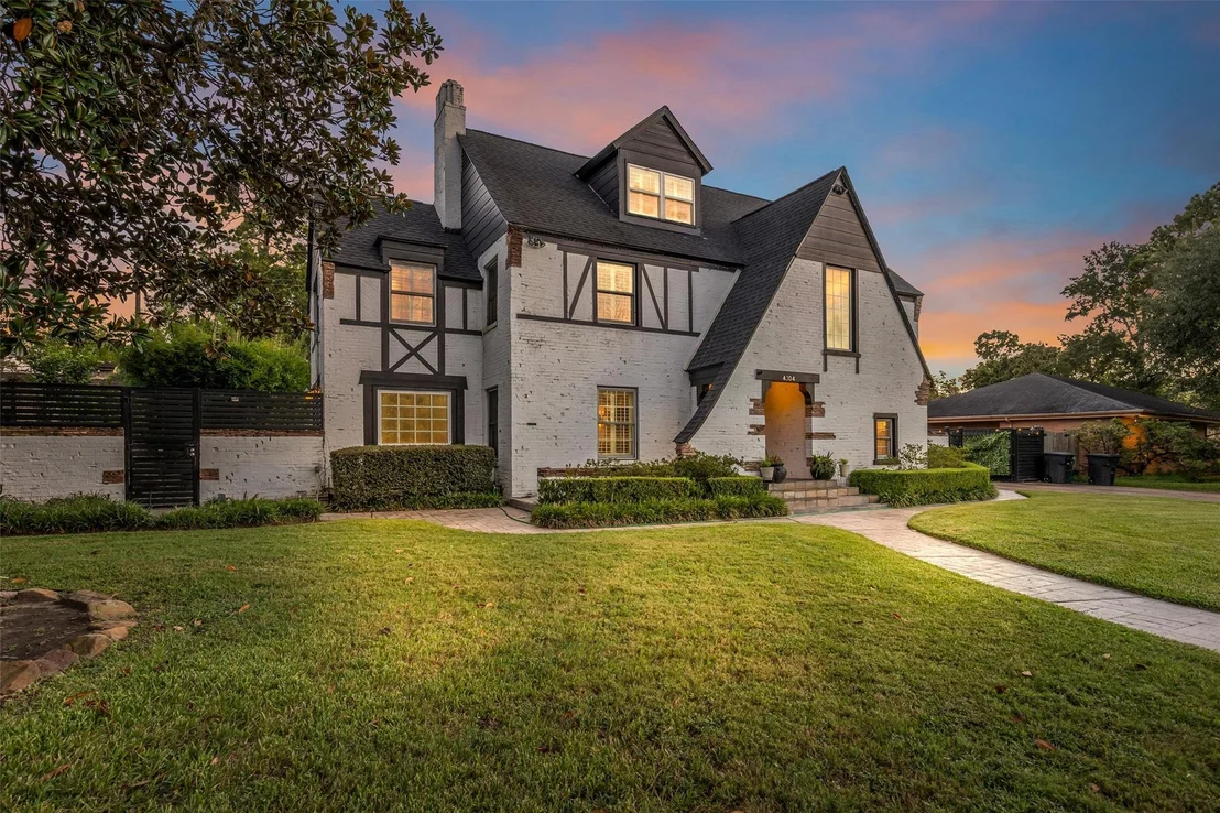 Photo of 4304 Roseneath Drive