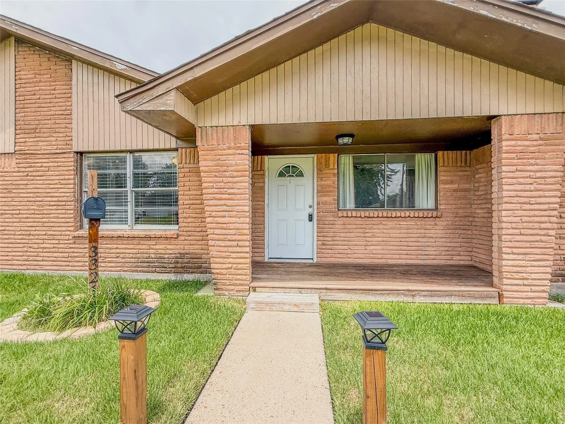 Photo of 3321 Tanglebriar Drive