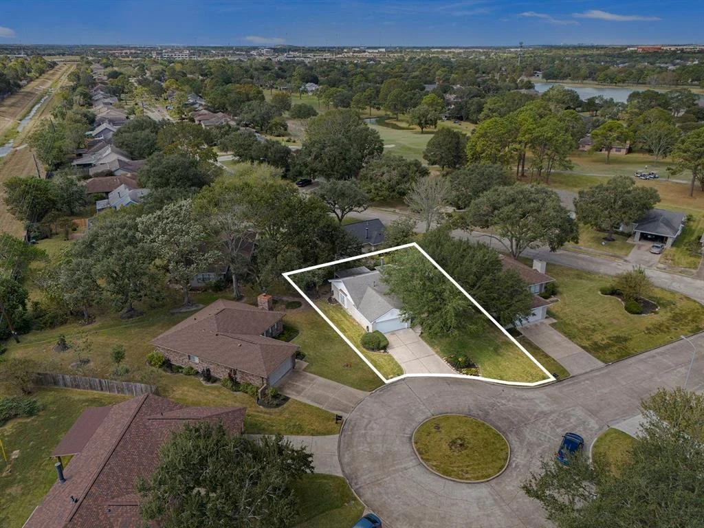 Photo of 910 Postwood Lane