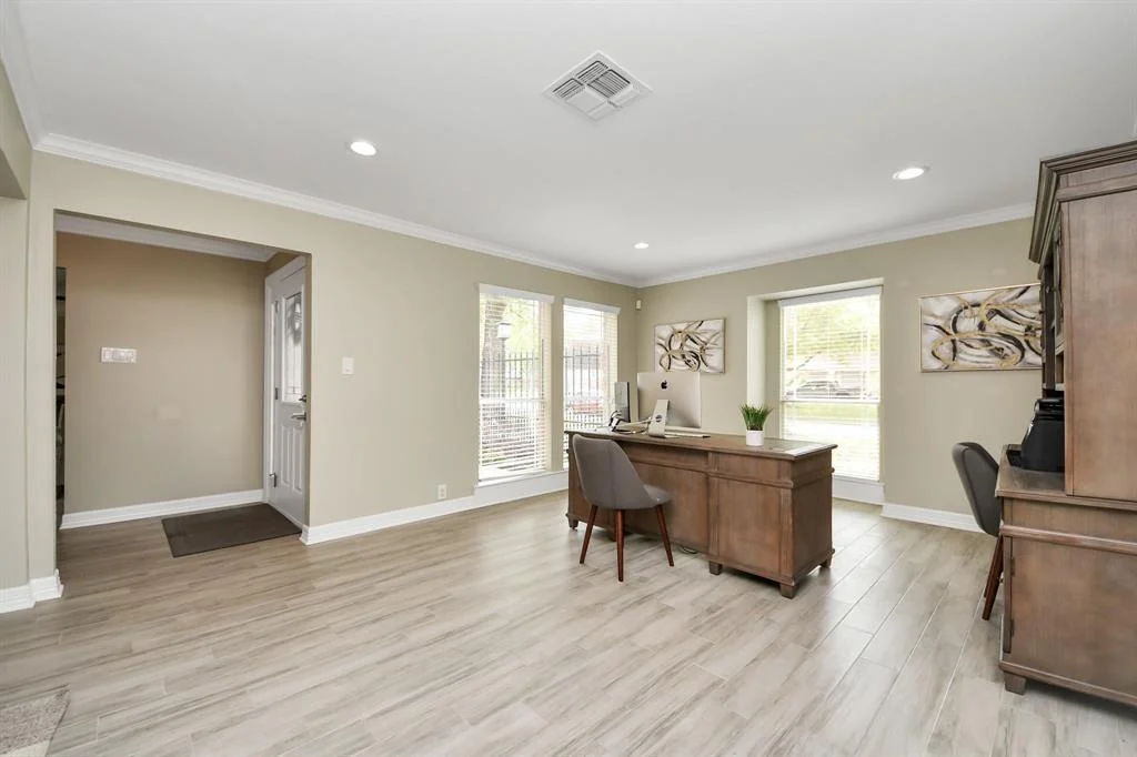 Photo of 415 Lakeside Estates Drive