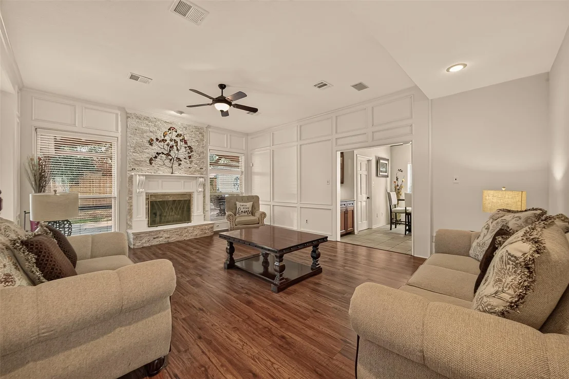 Photo of 18331 Longcliffe Drive