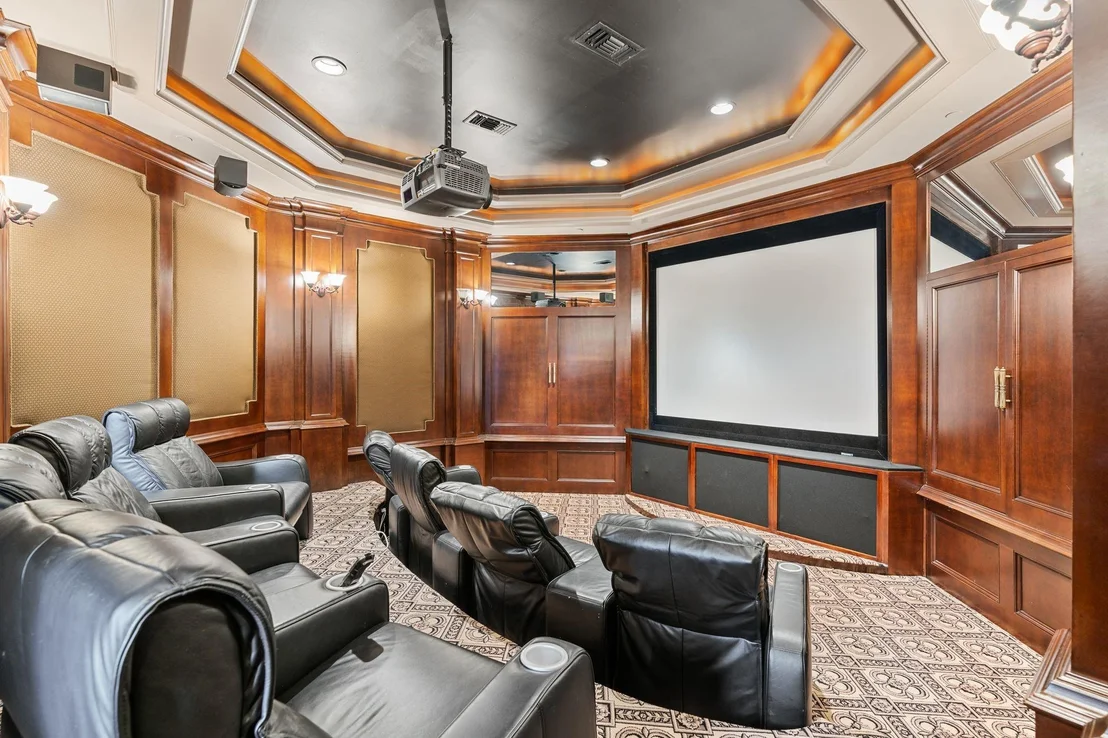 Photo of 835 Echo Lane