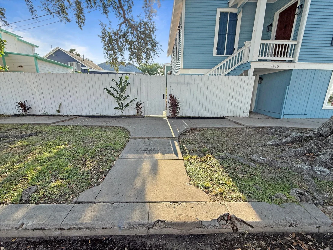 Photo of 1415 Moody Avenue