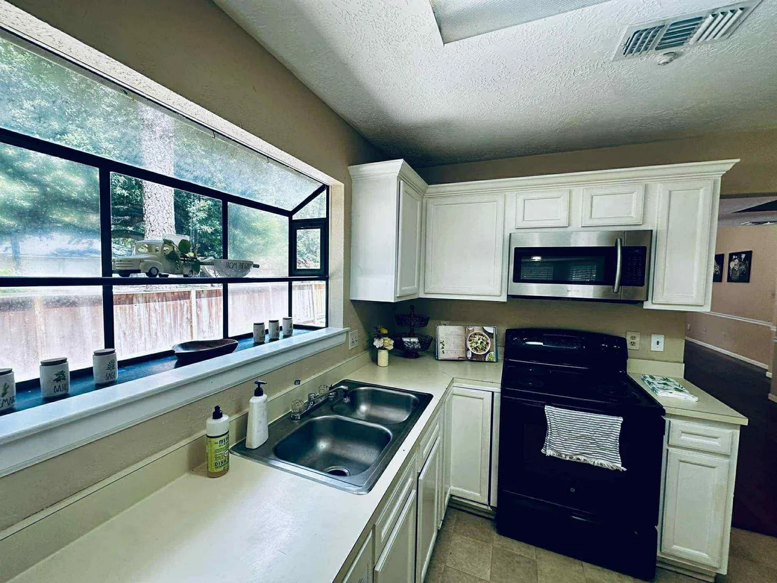 Photo of 78 W High Oaks Circle