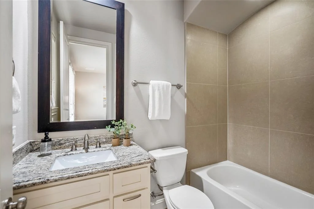 Photo of 10913 Upland Park
