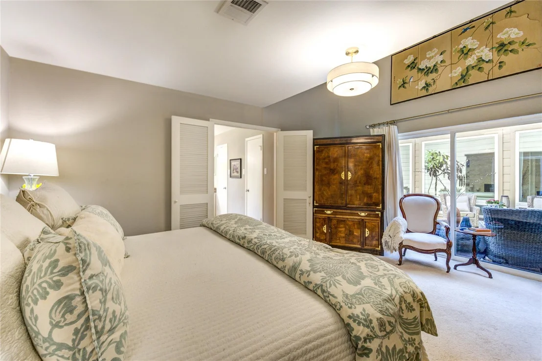 Photo of 1843 Round Lake Drive