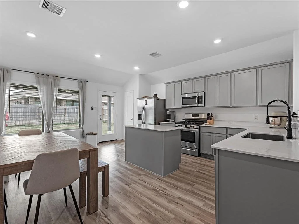 Photo of 3803 Falling Moon Lane