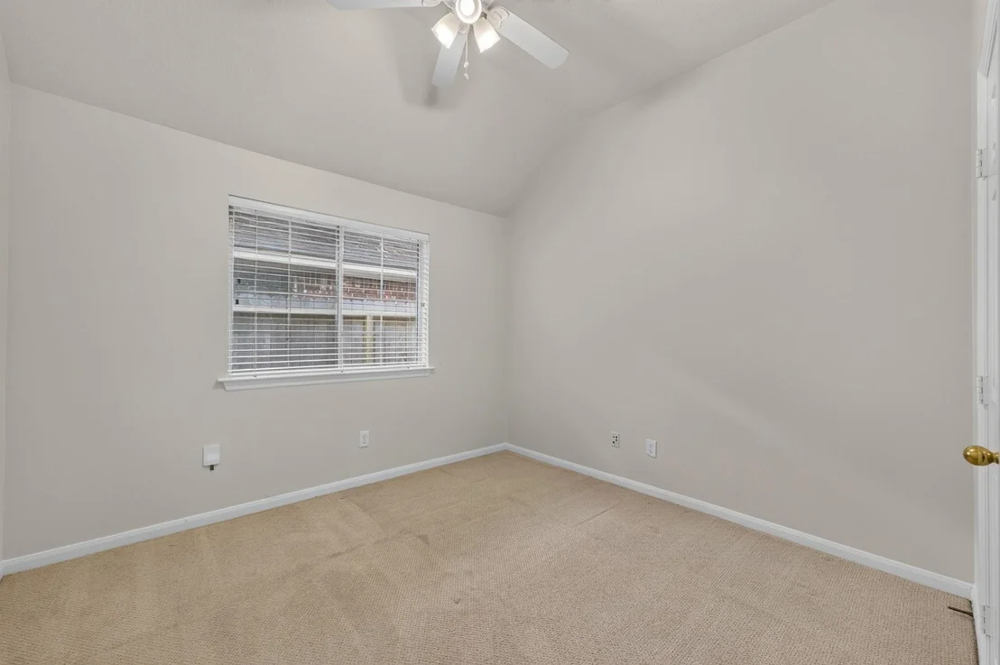 Photo of 186 N Millport Circle