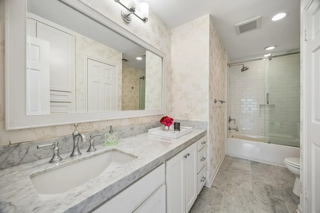 Photo of 6123 Riverview Way
