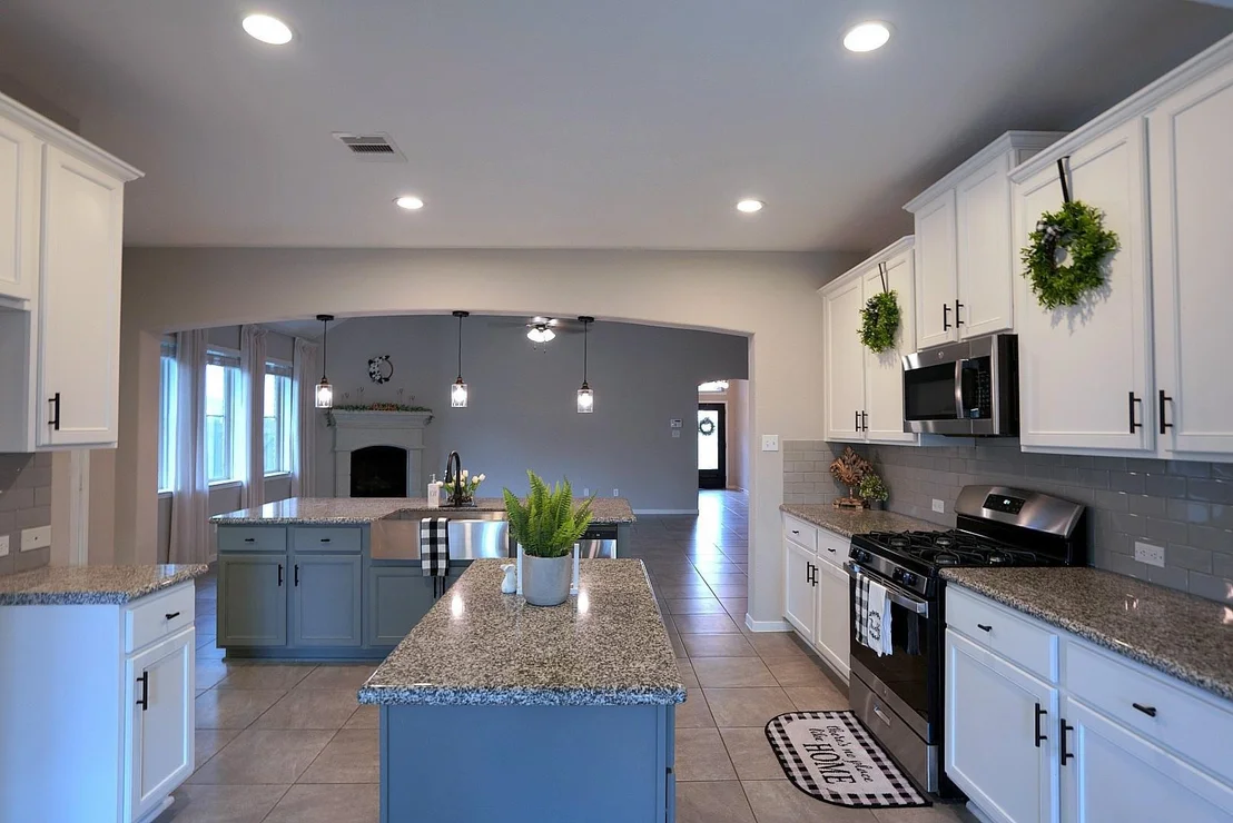 Photo of 704 Shadow Bend