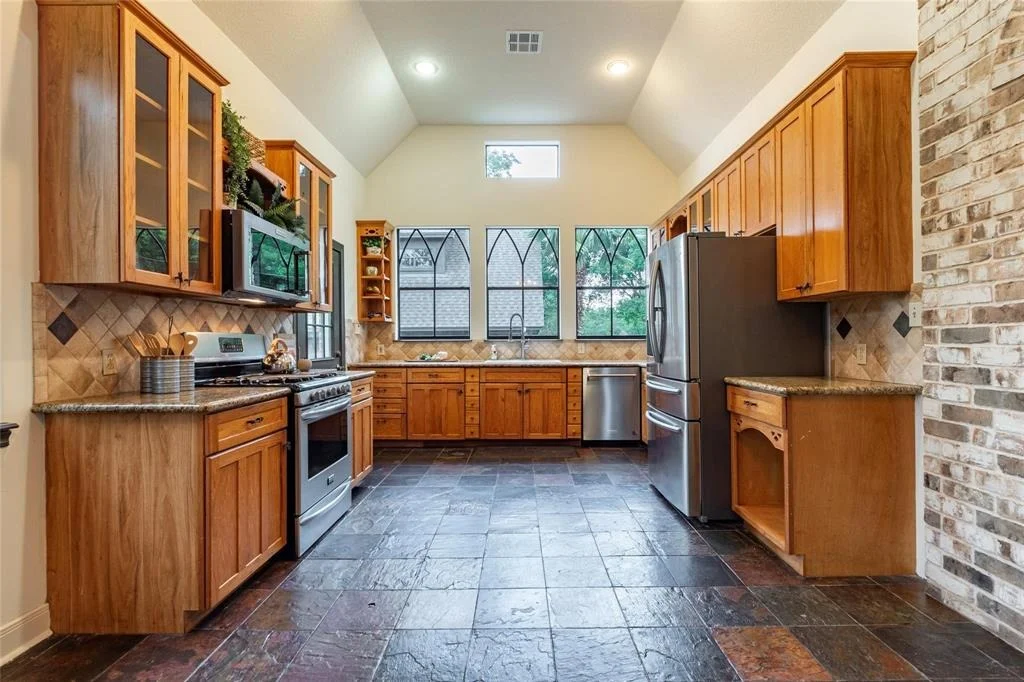 Photo of 2209 Oak Drive